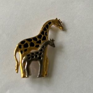 Vintage giraffe with baby brooch.